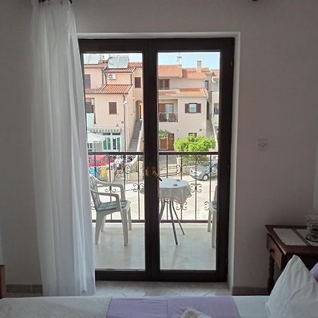 "Sunny" - Studio Apartment Pula Eksteriør billede