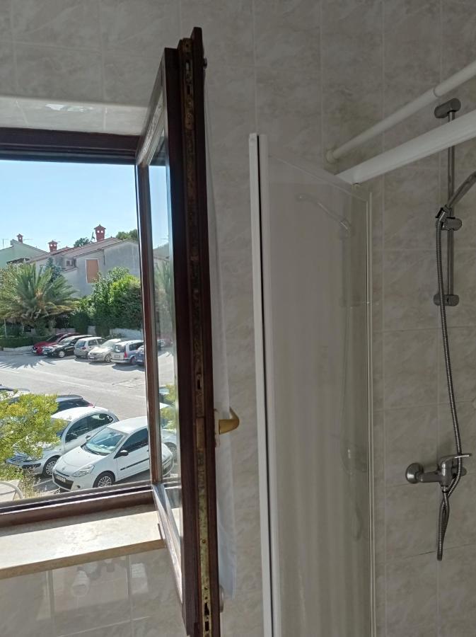"Sunny" - Studio Apartment Pula Eksteriør billede